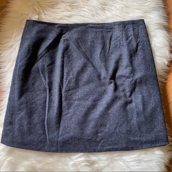 ❌SOLD❌ BANANA REPUBLIC PETITE SIDE BUTTON UP MINI SKIRT - Picture 3 of 5